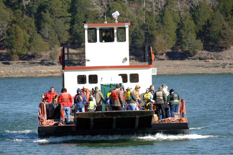 The U.S. Army Corps of Engineers Nashville District announces that reservations for the upcoming Eagle Watch Tours at Dale Hollow Lake are being accepted at recreation.gov. (USACE Photo by Lee Roberts)