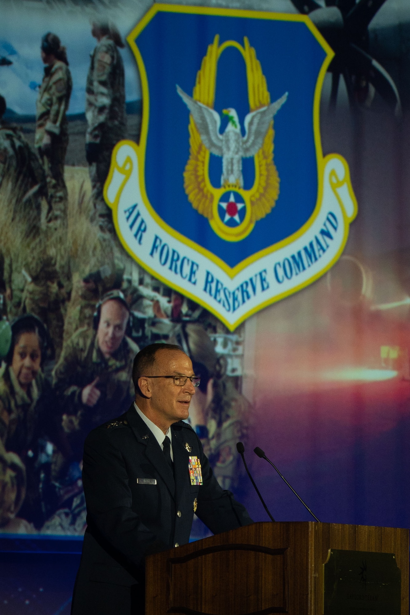 Lt. Gen. John Healy speaks at Airlift/Tanker Association Convention