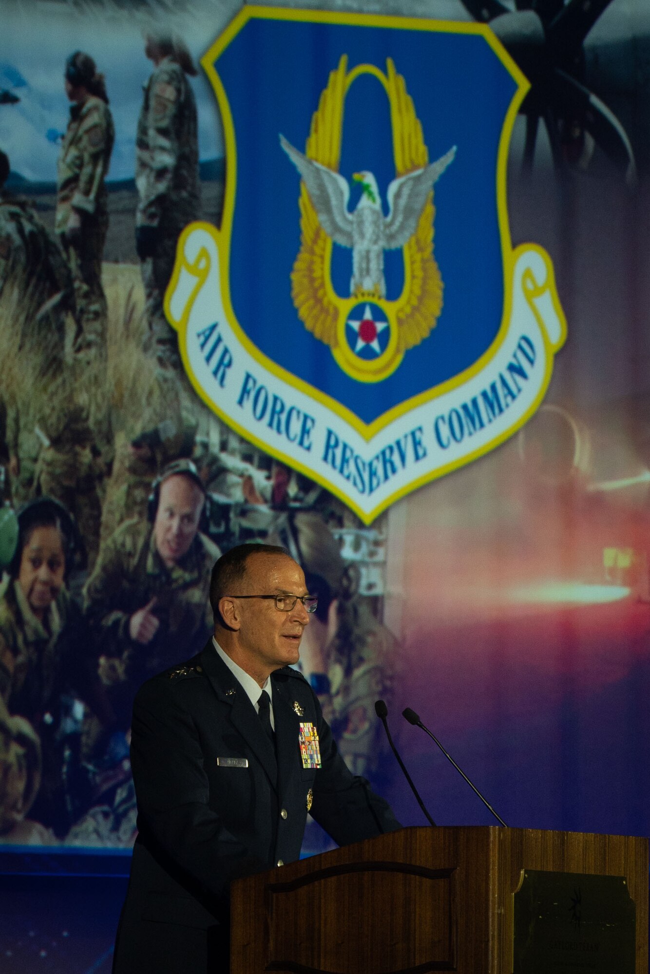 Lt. Gen. John Healy speaks at Airlift/Tanker Association Convention