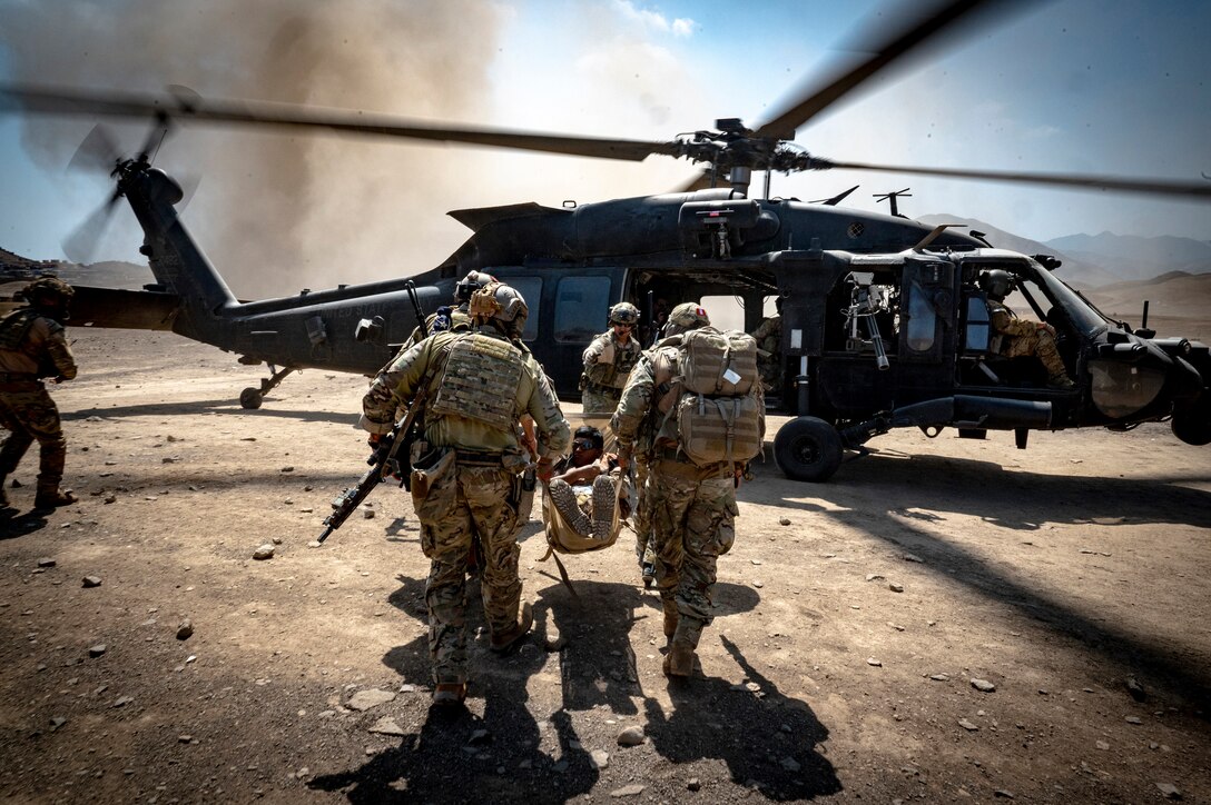 U.S. Air Force operators assigned to the Kentucky Air National Guard’s 123rd Special Tactics Squadron conduct a casualty evacuation training scenario with the U.S. Army’s 7th Special Forces Group, Peru’s Defensa y Operaciones Especiales and other Special Operations Forces assets during exercise Resolute Sentinel 23 in Peru, July 20, 2023. Resolute Sentinel improves readiness of U.S. and partner nation military and interagency personnel through joint defense interoperability training, engineering projects and knowledge exchanges. (U.S. Air Force photo by Master Sgt. Chris Hibben)