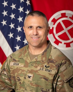 COL Mike Seek Command photograph.