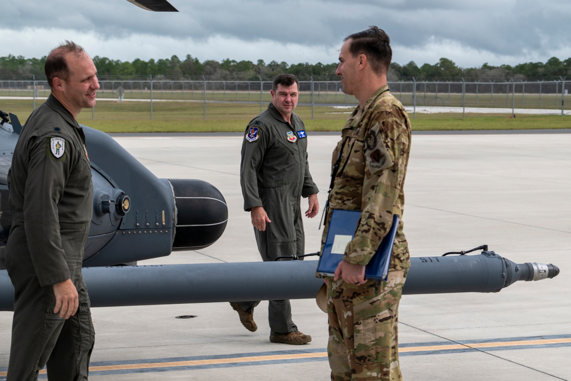 Members of 23rd Wing leadership arrive at Avon Park Air Force Range, Florida, Nov. 16, 2023. During exercise Mosaic Tiger 24-1, 23rd Wing leadership flew to a simulated contingency location at Avon Park Air Force Range, Florida, to visit exercise participants and to experience the conditions of the simulated contingency location. (U.S. Air Force photo by Airman 1st Class Leonid Soubbotine)