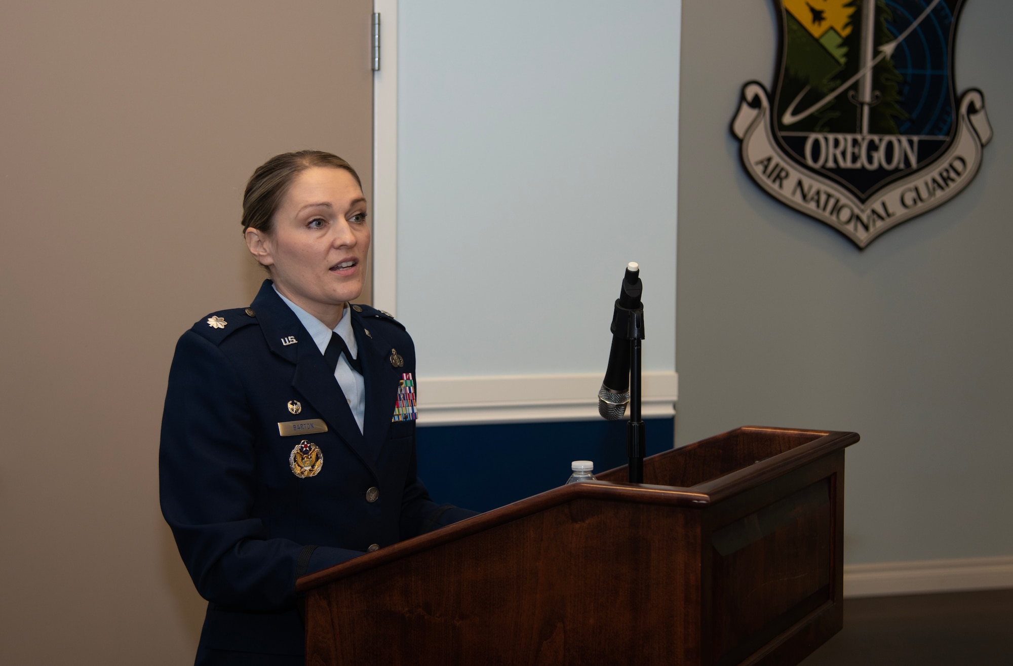 Lt. Col. Kelly Barton assumes command of 142nd MSG