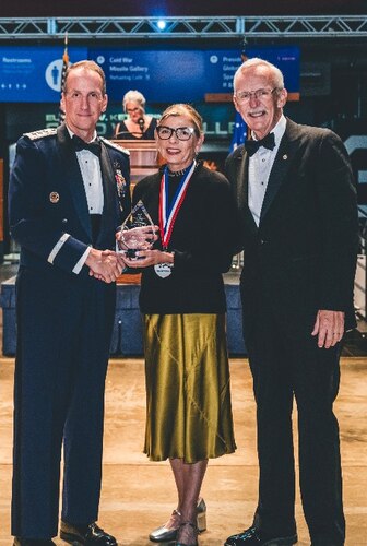 Photo fo Ms Watern and Lt. Gen. (ret) Morris