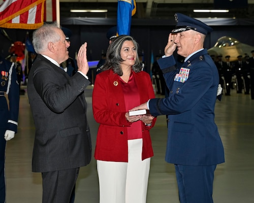 Secretary of the Air Force Frank Kendall delivers the oath of office to Air Force Chief of Staff Gen. David W. Allvin recites his oath of office to during Allvin’s welcome ceremony at Joint Base Andrews, Md., Nov. 17, 2023. Allvin was officially sworn in as the 23rd Air Force chief of staff on Nov. 2, 2023, at the U.S. Air Force Academy in Colorado Springs, Colo. (U.S. Air Force photo by Eric Dietrich)