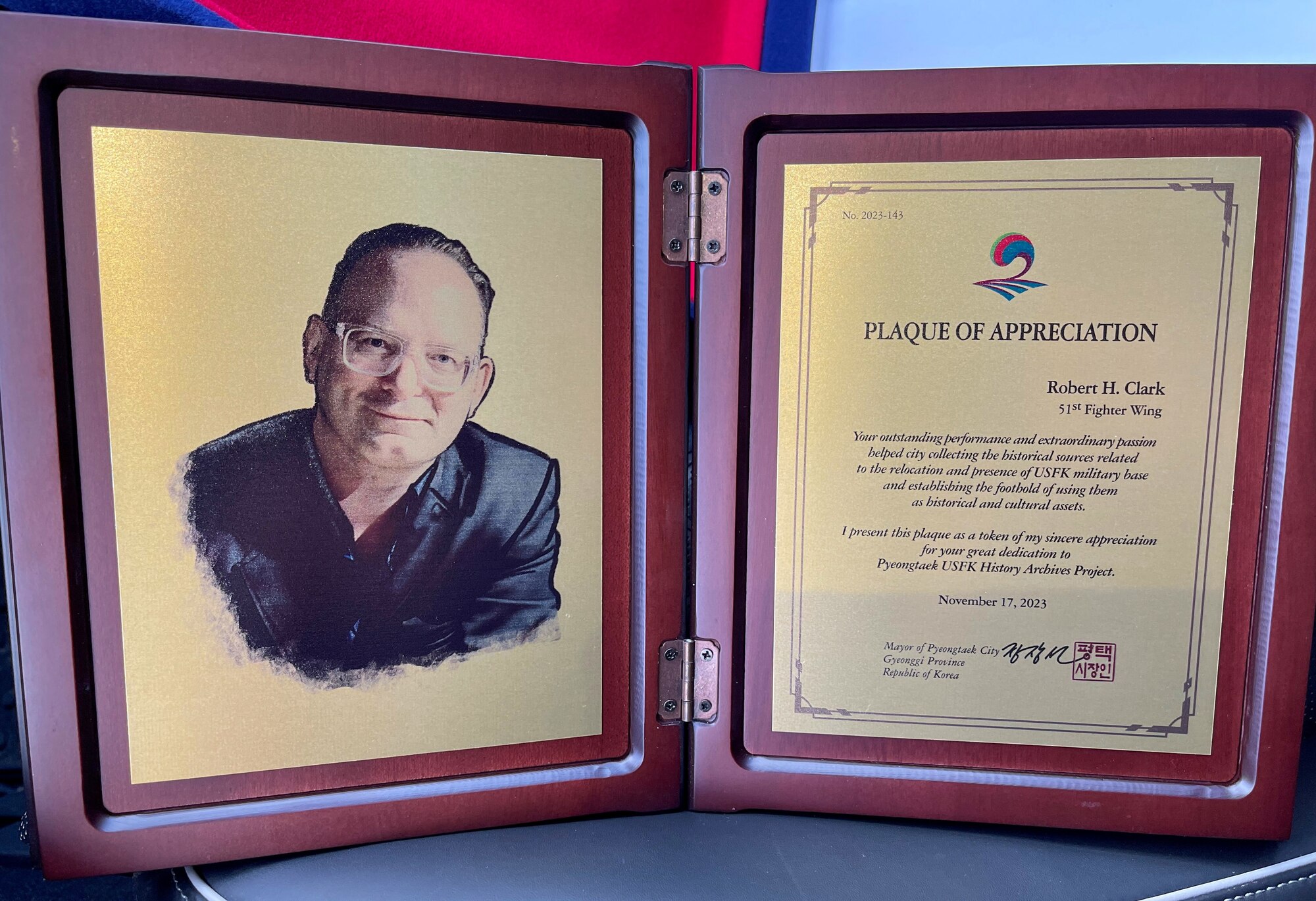 Close up of an appreciation award.