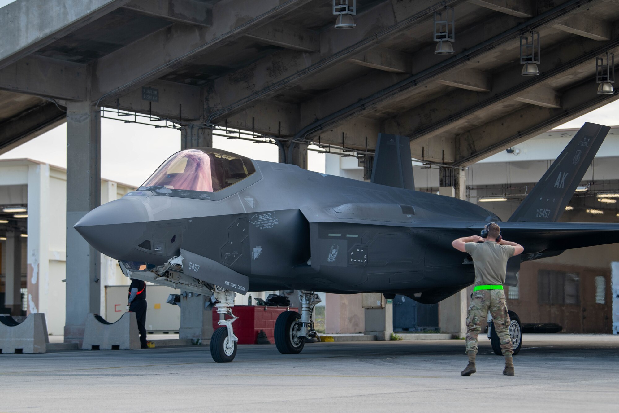 F-35A preparing to taxi