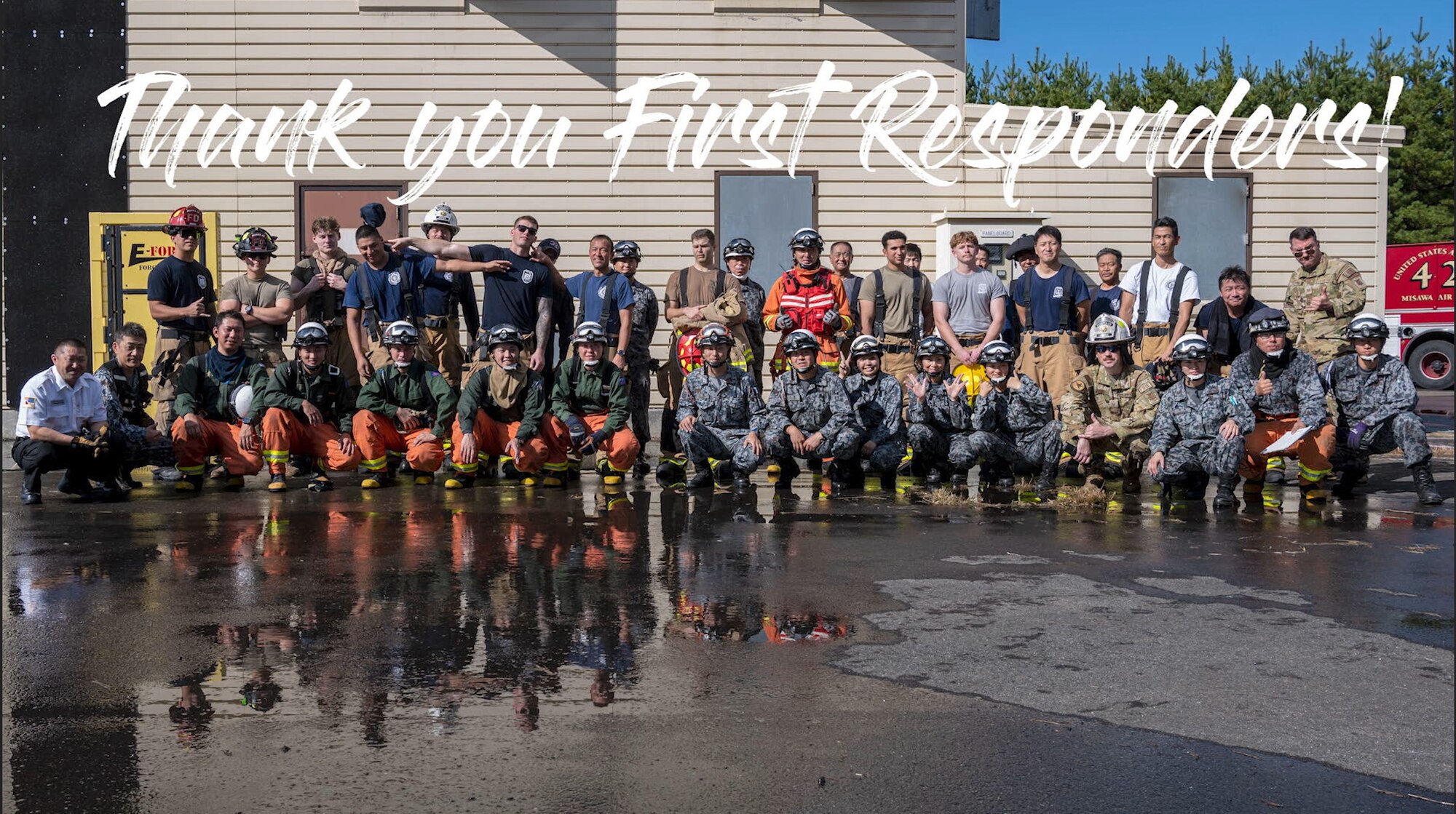 Group photo of fire fighters at a training.