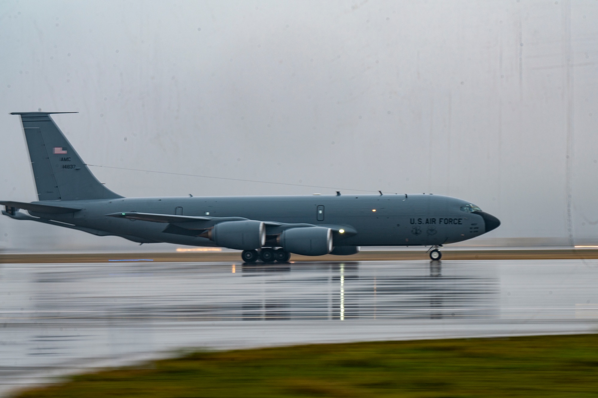 KC-135 Taxis