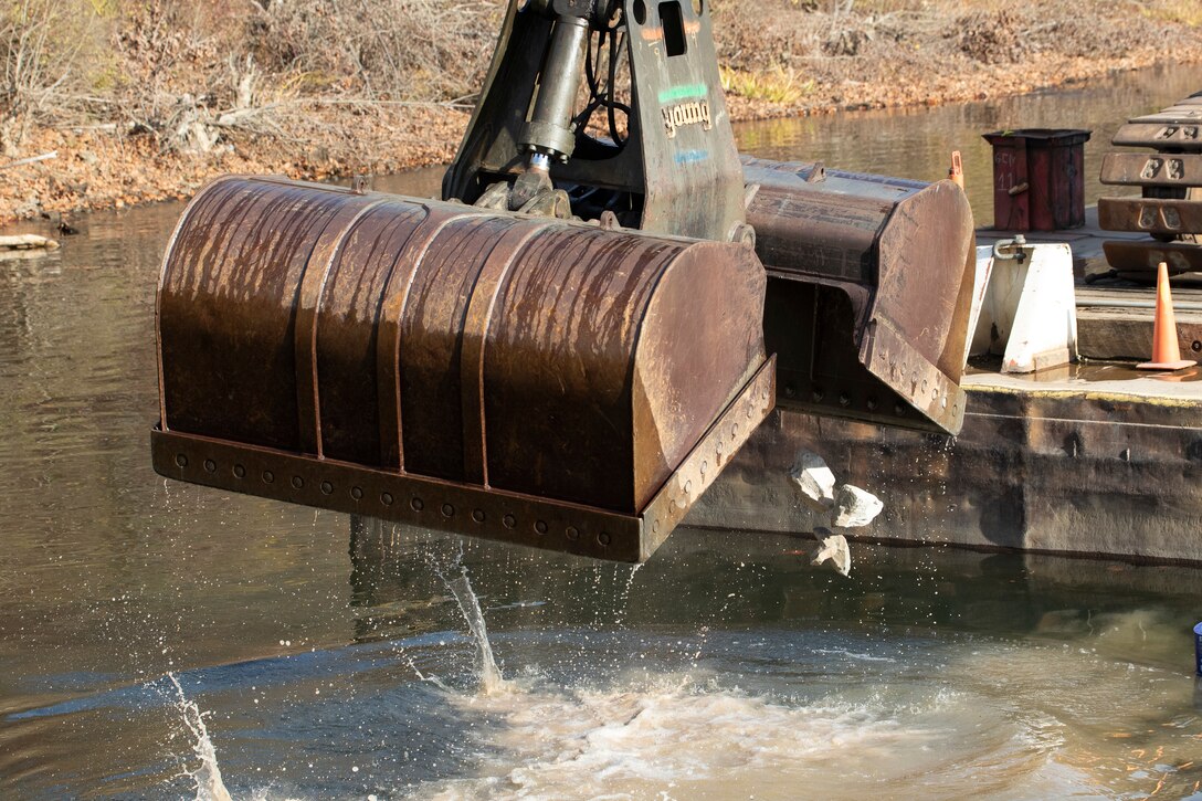 The Pittsburgh District contracted the work to install 73 fish reefs between Monongahela River miles 21.3 and 33.5 from Victory Hills to Clairton, Pennsylvania.