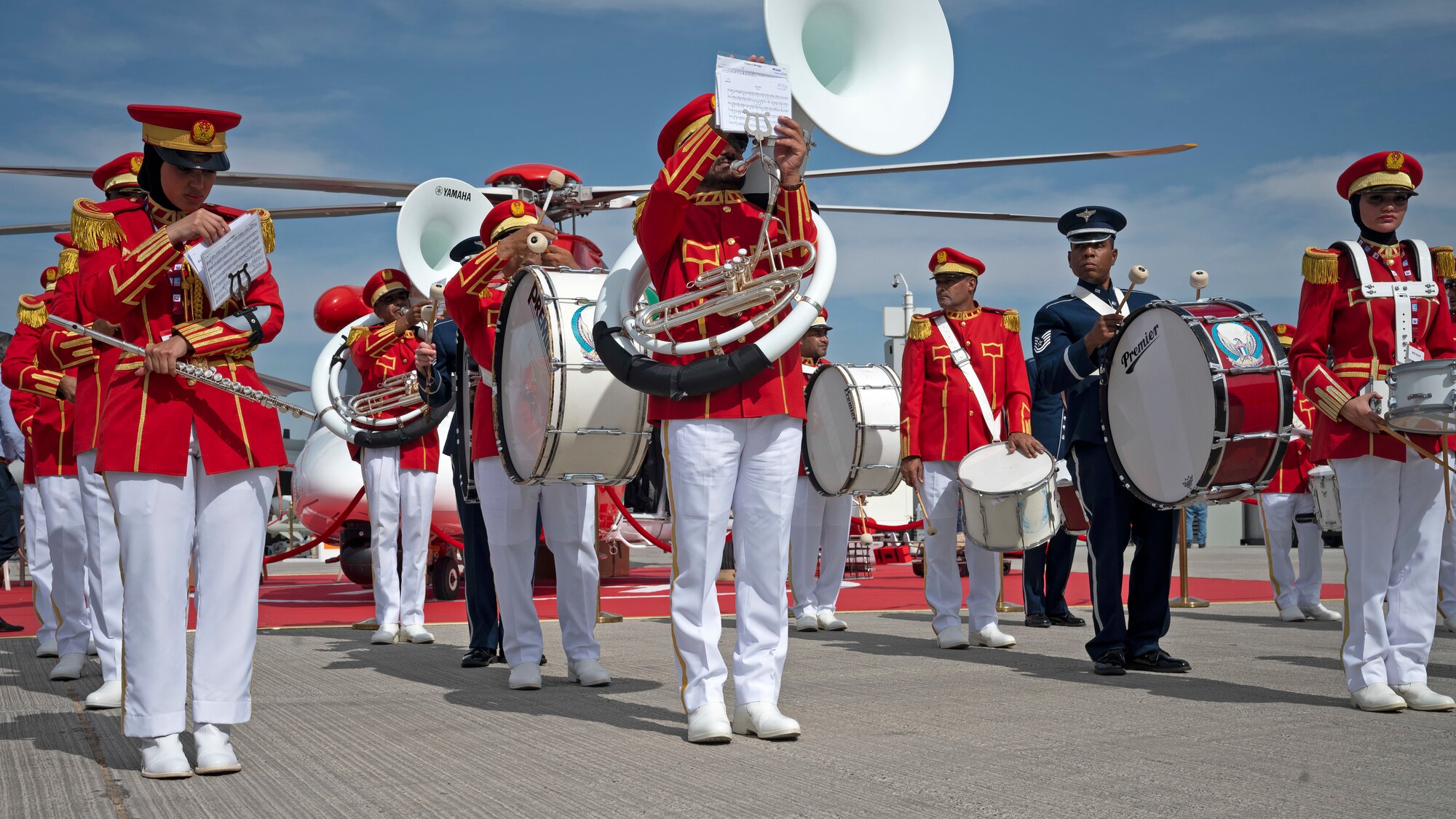 US and UAE Band service members perform.