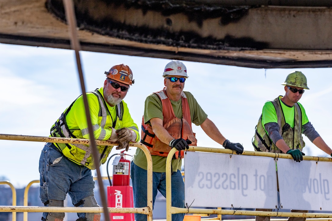 Contractors working for the U.S. Army Corps of Engineers Pittsburgh District install a 23-foot-tall concrete shaft enclosure weighing approximately 120,000 pounds as part of the guard wall at the Monongahela River Locks and Dam 4 in Charleroi, Pennsylvania, Nov. 16, 2023.