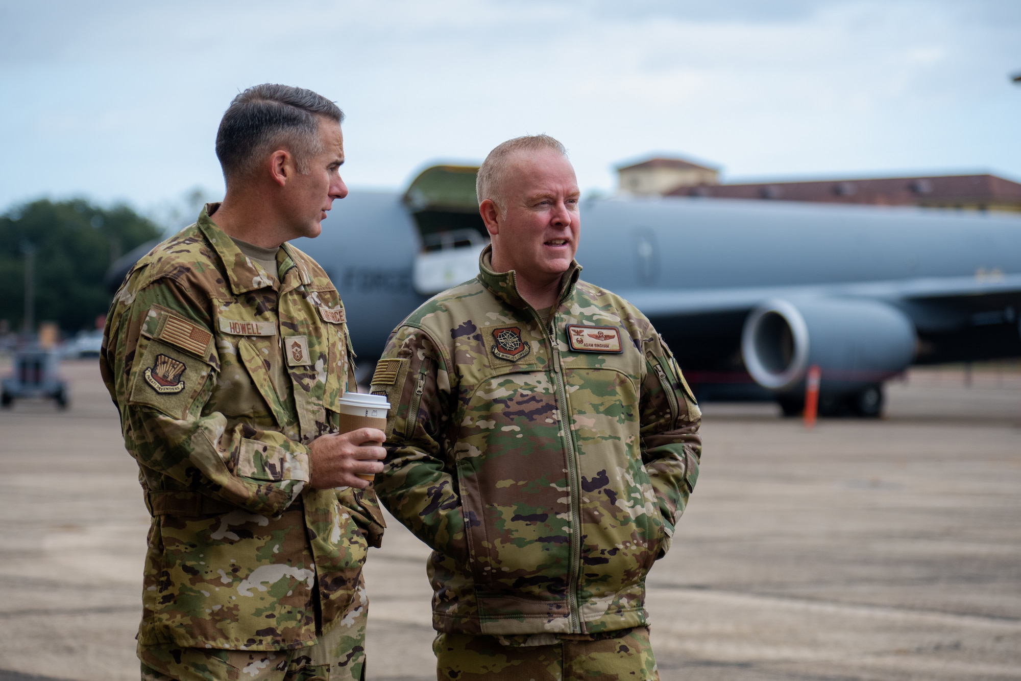 During the event, Minihan and Bingham served as mentors for more than 200 ROTC and junior ROTC cadets, sharing their experience in the military and explaining AMC’s mission. (U.S. Air Force photo by Airman 1st Class Zachary Foster)