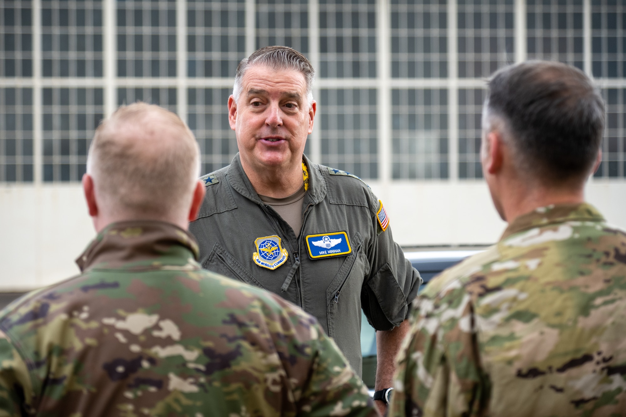 During the event, Minihan and Bingham served as mentors for more than 200 ROTC and Junior ROTC cadets, sharing their experience in the military and explaining AMC’s mission. (U.S. Air Force photo by Airman 1st Class Zachary Foster)