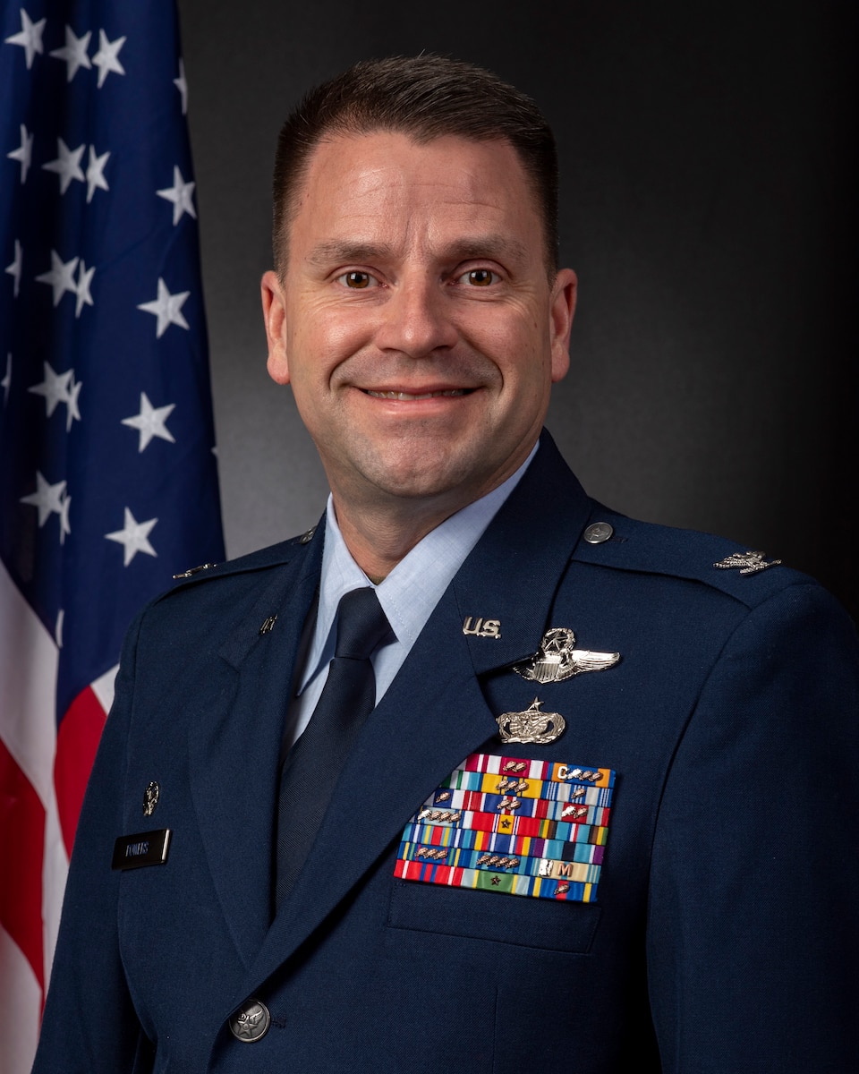 Official portrait of U.S. Air Force Col. Andrew Powers.