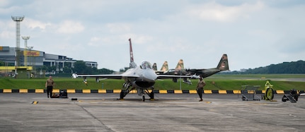 A U.S. Air Force F-16 Fighting Falcon assigned to the 36th Fighter Squadron prepares to take off during Commando Sling 23 at Lebar Air Base, Republic of Singapore, Nov. 15, 2023.