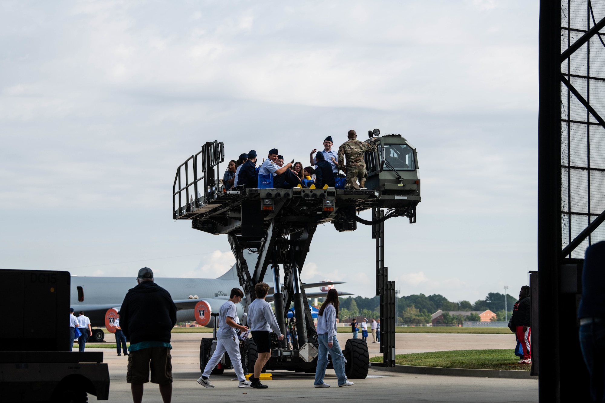JROTC cadets visit Scott AFB