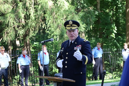 88th Readiness Division Commander, Army Reserve Ambassadors, honor President Rutherford B. Hayes