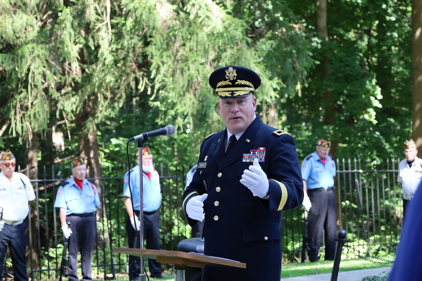 88th Readiness Division Commander, Army Reserve Ambassadors, honor President Rutherford B. Hayes