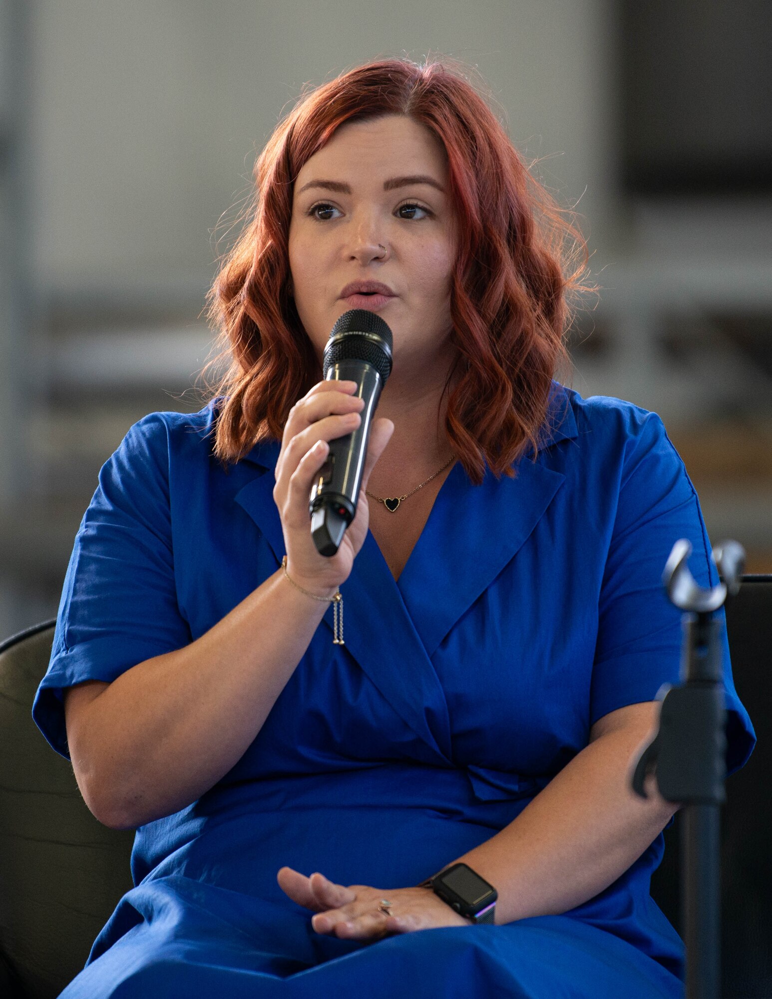 A military spouse shares her story during a storytellers event
