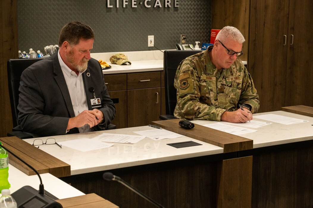 The 139th Airlift Wing and Mosaic Life Care signed a training agreement at Mosaic Life Care, St. Joseph, Missouri, October 2, 2023. The agreement will provide the wing’s medical Airmen with another opportunity to maintain their clinical requirements as medics. (U.S. Air National Guard photo by Senior Airman Janae Masoner)