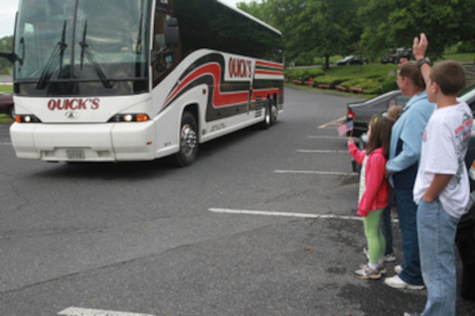 Soldiers from Staunton-based BCT HQs load out to begin federal active duty