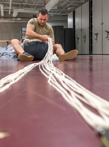 Rescue AFE Airmen become airborne qualified