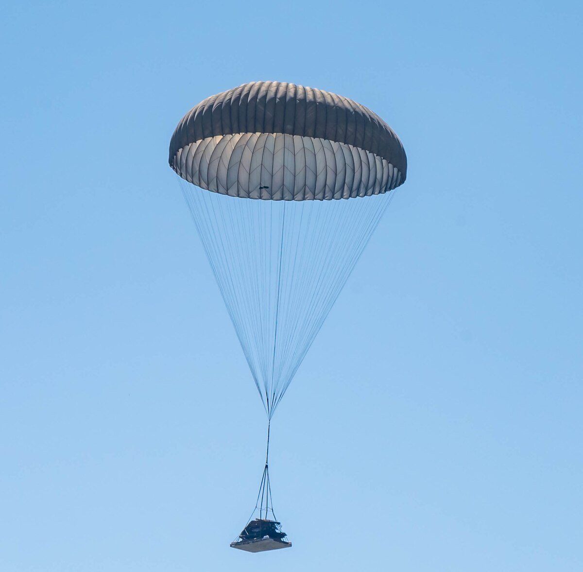 Rescue AFE Airmen become airborne qualified