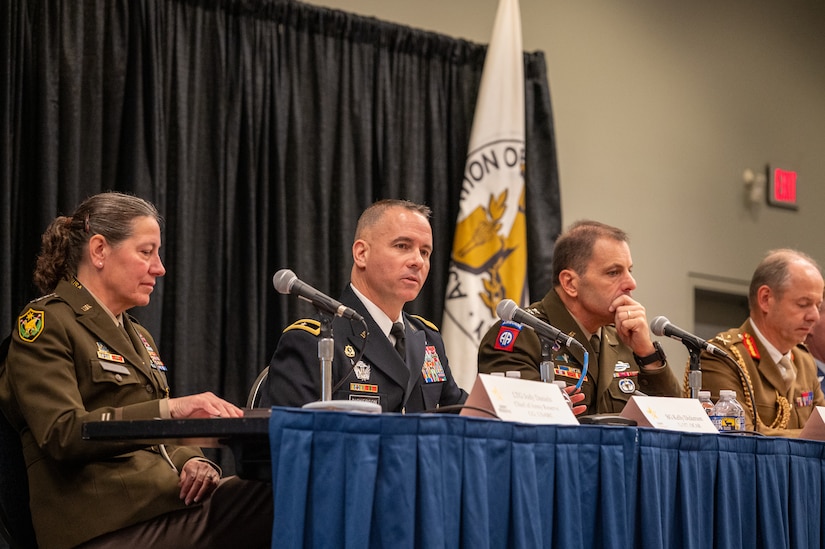 Chief of Army Reserve Seminar at AUSA