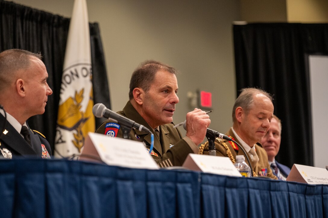 Chief of Army Reserve Seminar at AUSA