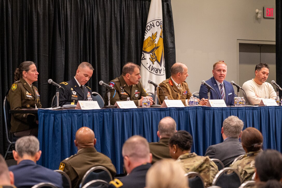 Chief of Army Reserve Seminar at AUSA