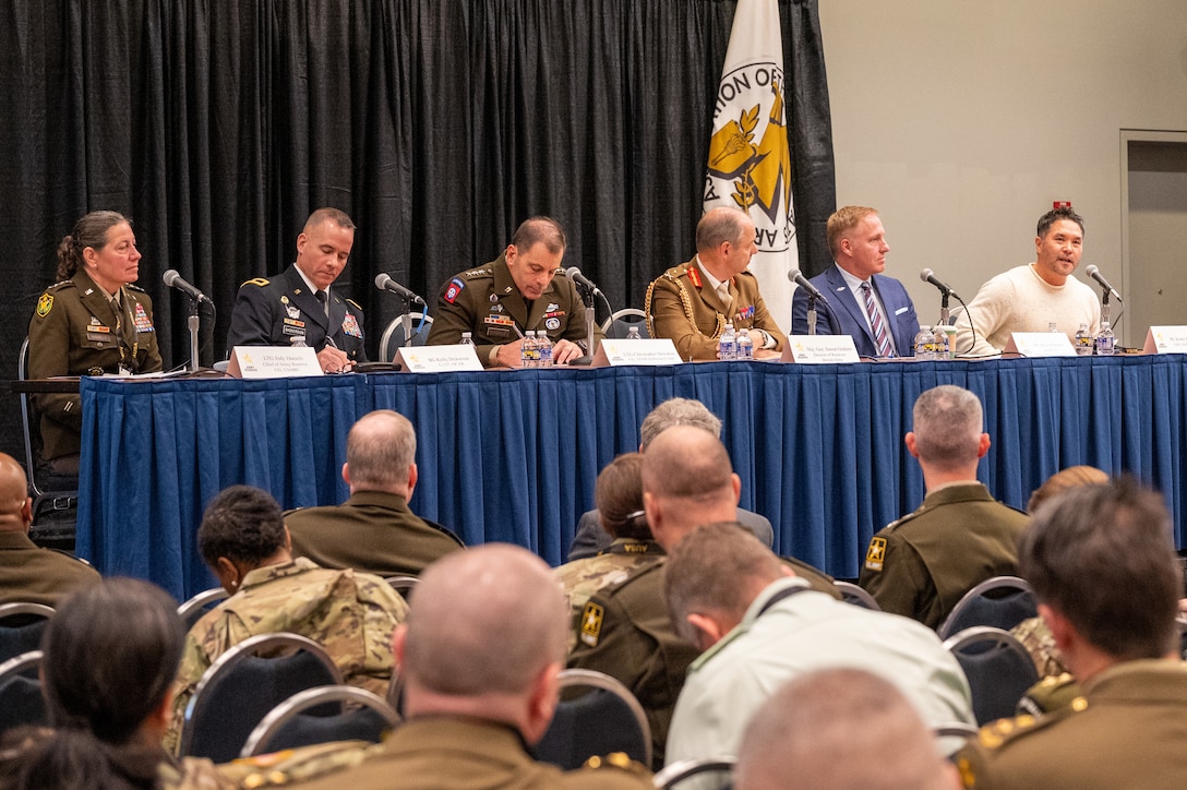 Chief of Army Reserve Seminar at AUSA