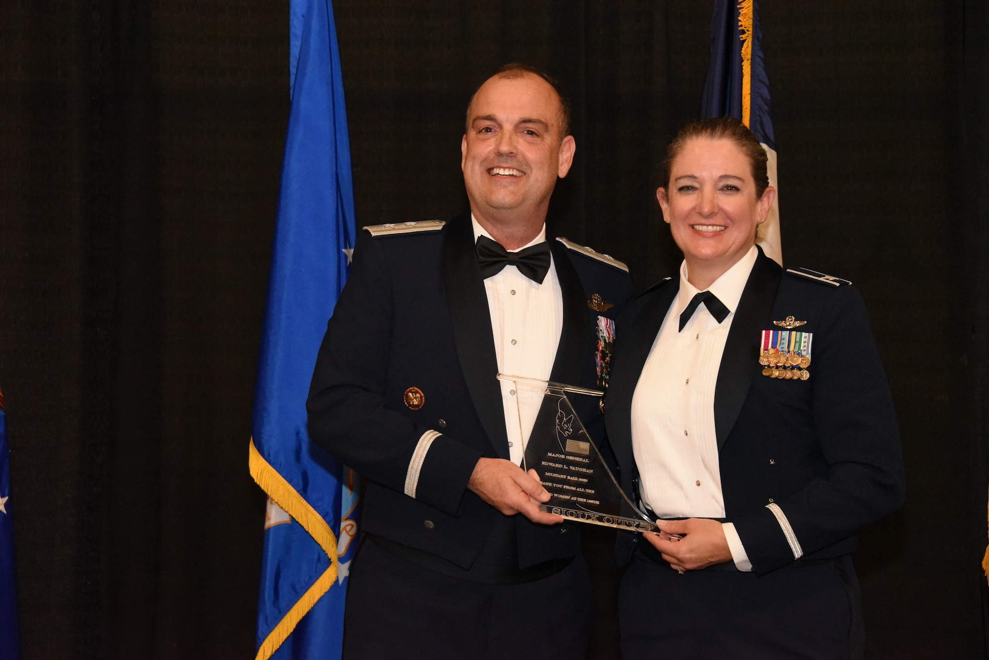 Flyover at the Field of Dreams > 185th Air Refueling Wing > Article Display  