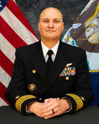 A portrait of Capt. Stephen Yargosz, commanding officer, Naval Station Great Lakes. (U.S. Navy photo by Mass Communication Specialist 1st Class Brigitte Johnston)