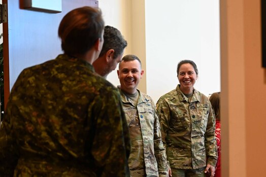  Military members talk