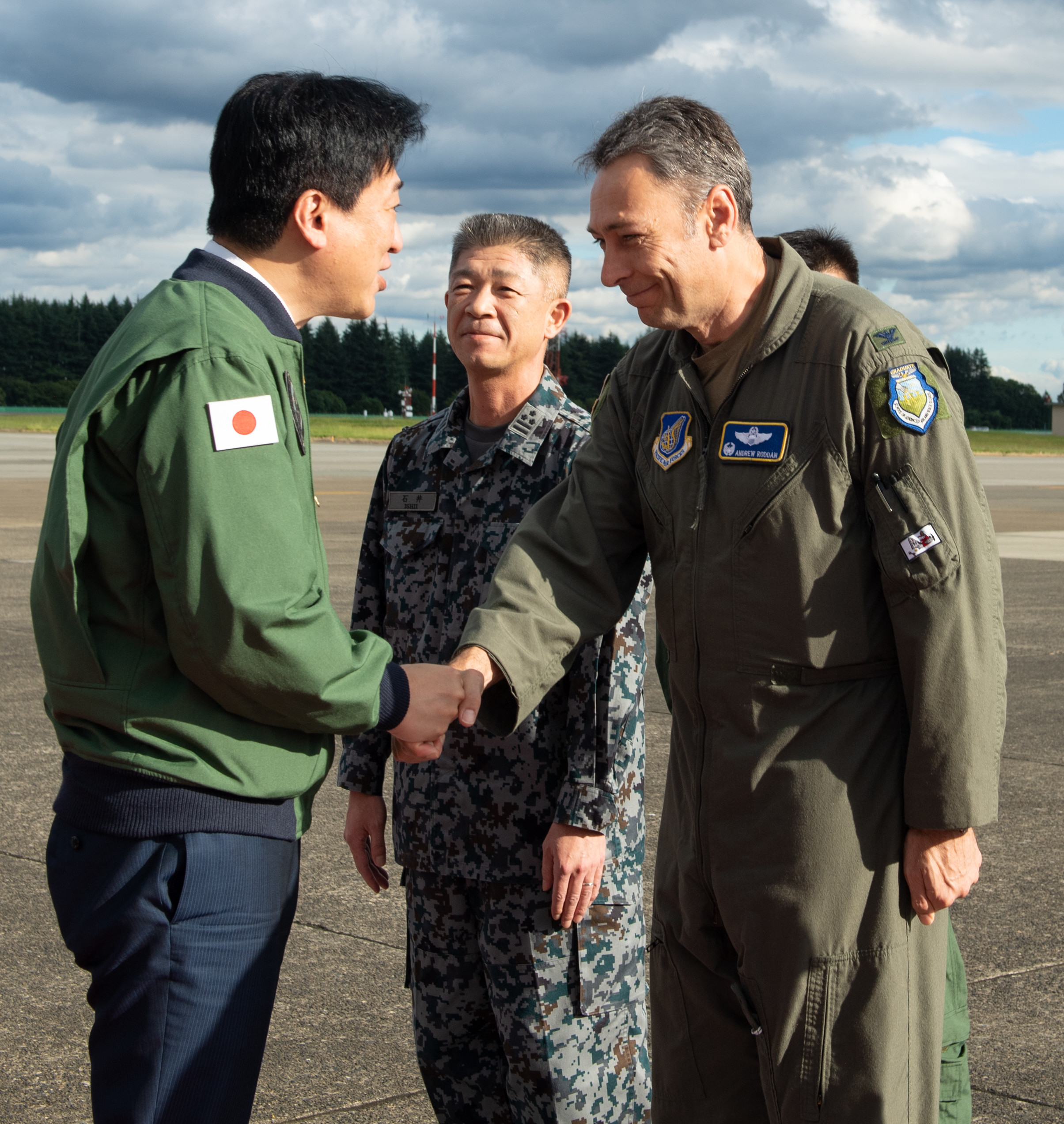 Japan Minister of Defense visits Yokota > 7th Air Force > Article