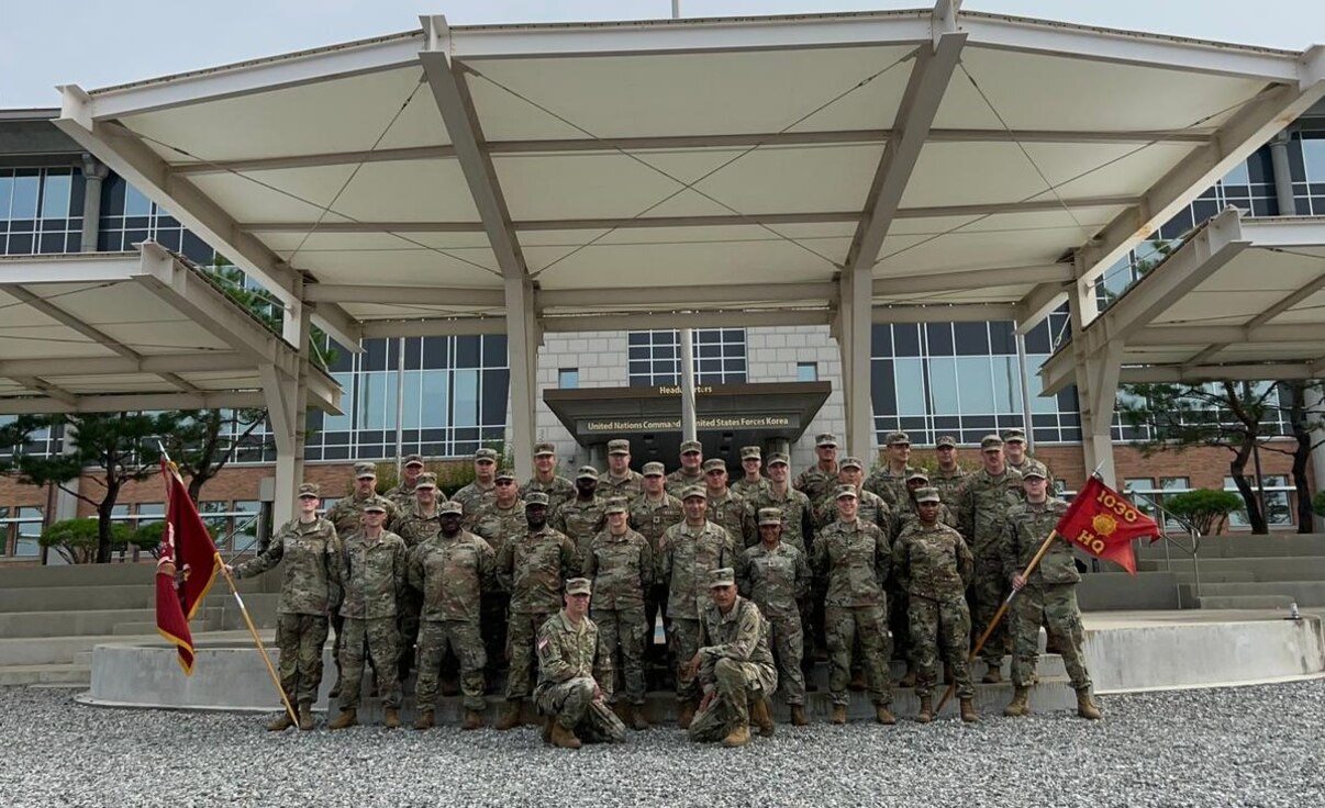 Virginia Army National Guard debuts jerseys at Liberty High School football  game > Virginia National Guard > News