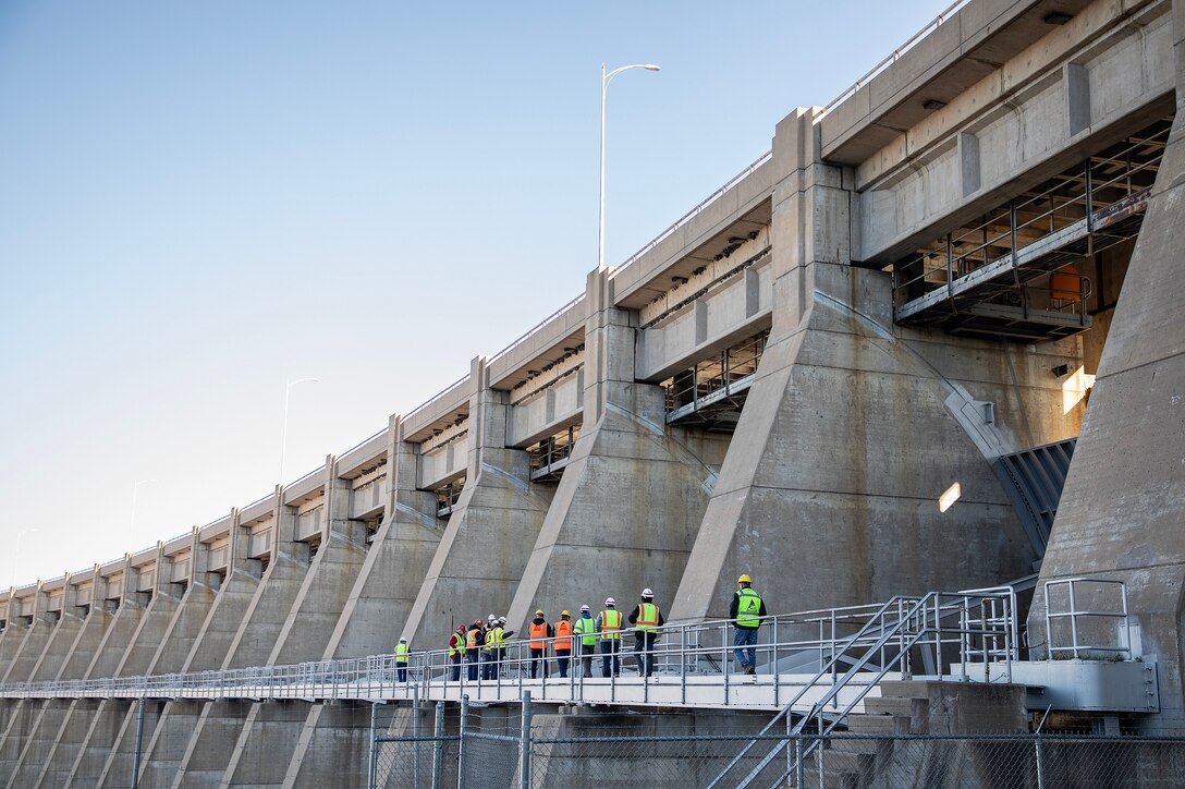 A photo of USACE personnel and contractors at the Garrison Dam Project.