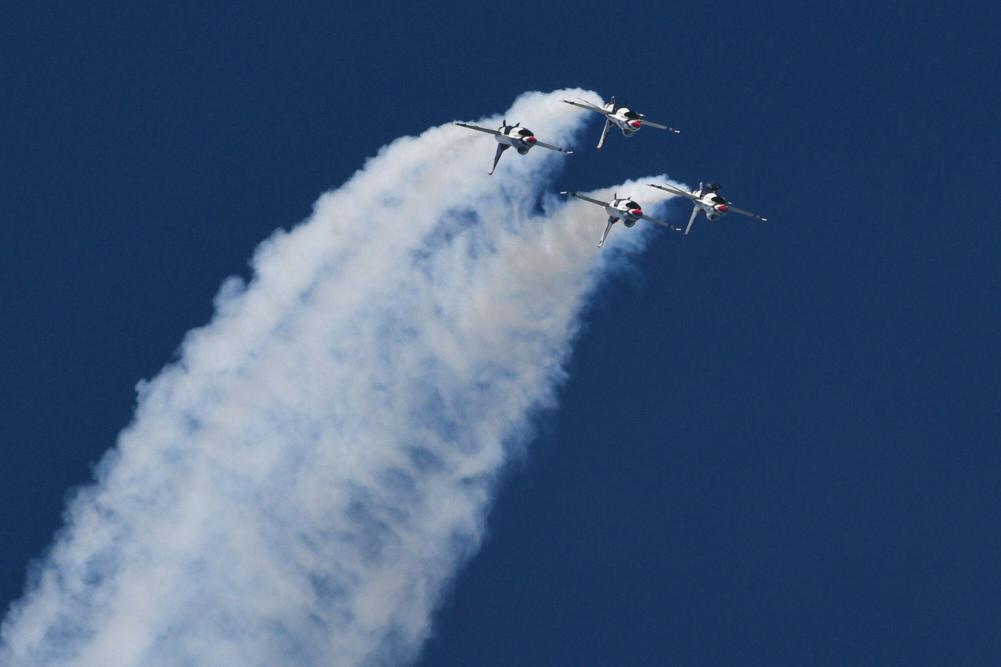 Thunderbirds practicing for Thunder Over The Rock Airshow