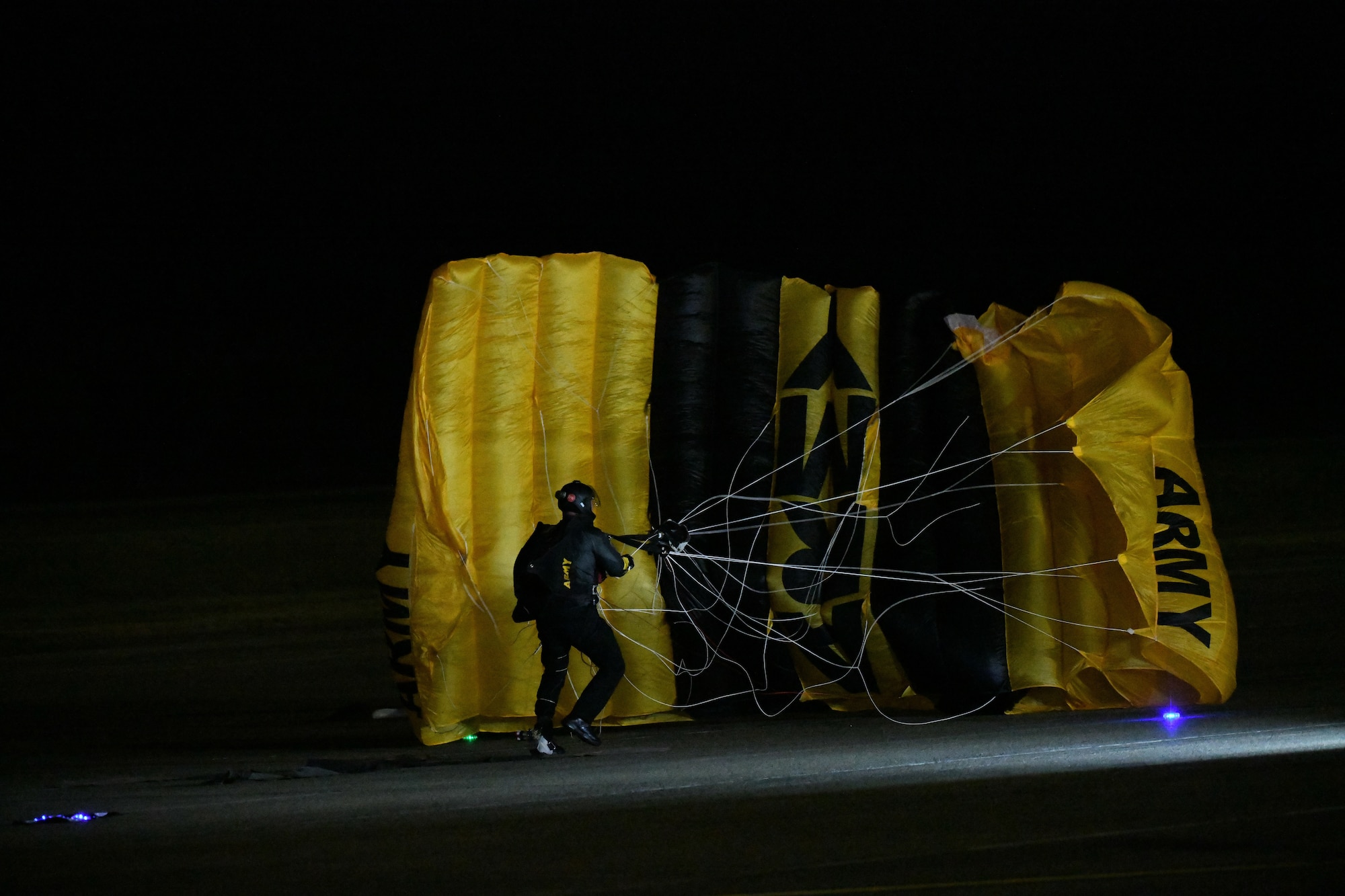 Parachuter land on airfield