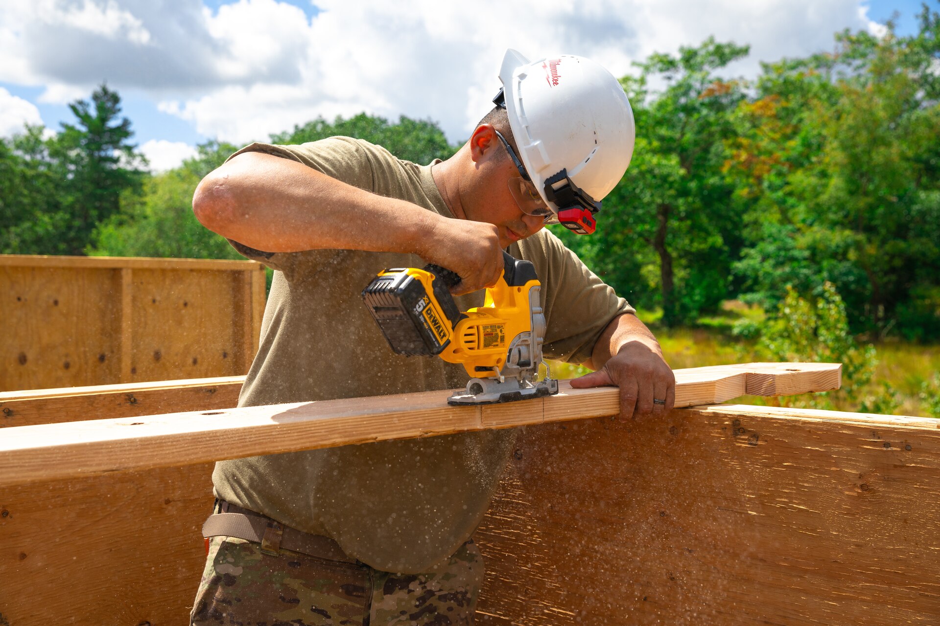 Connecticut National Guard Engineers Build Holding Area for Military Detainees.