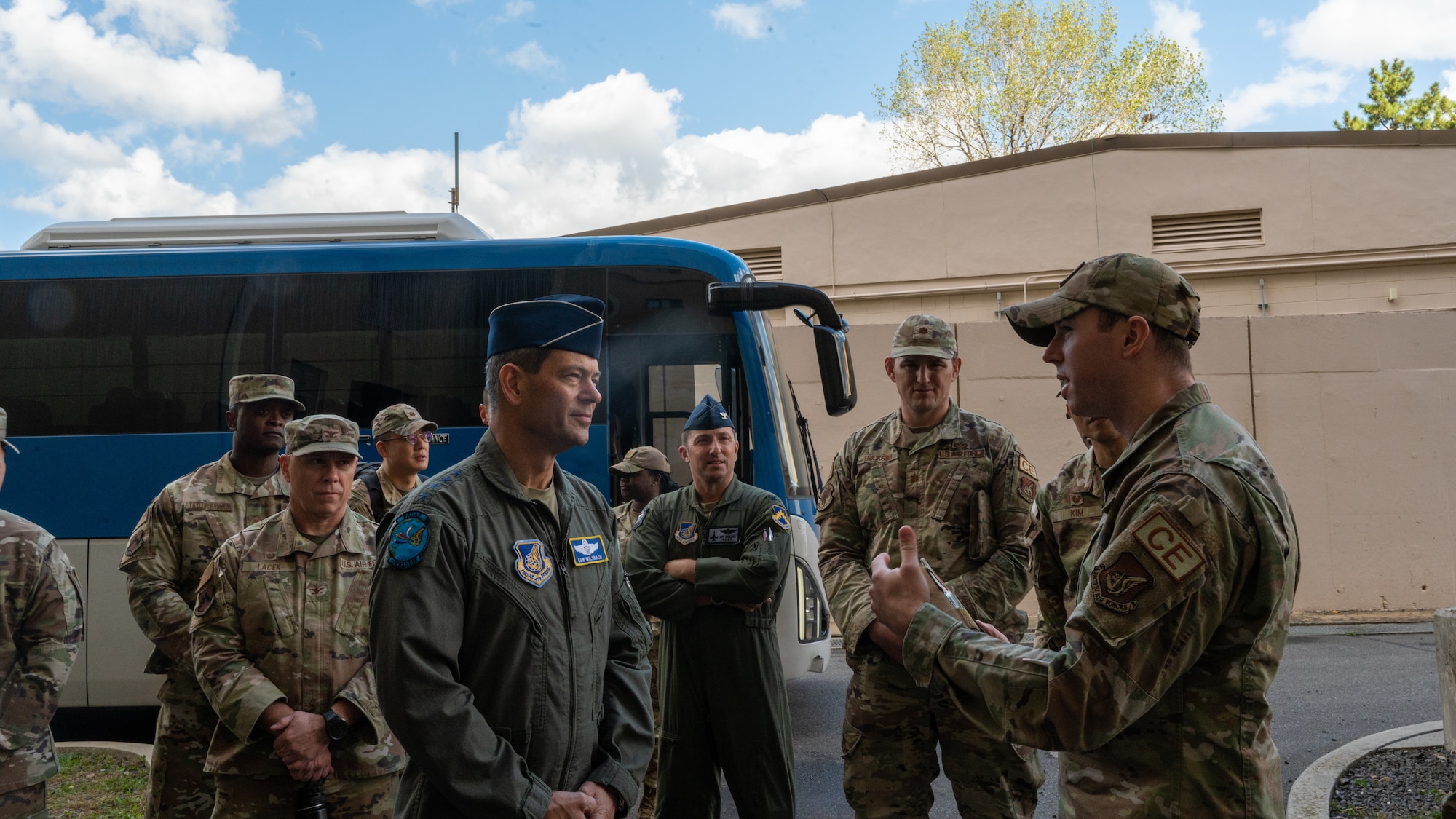 Gen. Ken Wilsbach speaks with Capt. Jay Pearson.