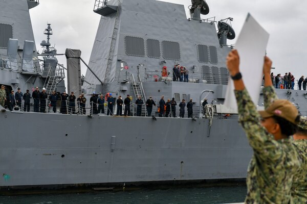 Jack H. Lucas Arrives at San Diego [Image 3 of 5]