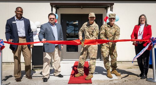 Incubator opening