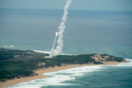 Flight Test Aegis Weapon System-48 (FTM-48) PMRF Kauia, HI