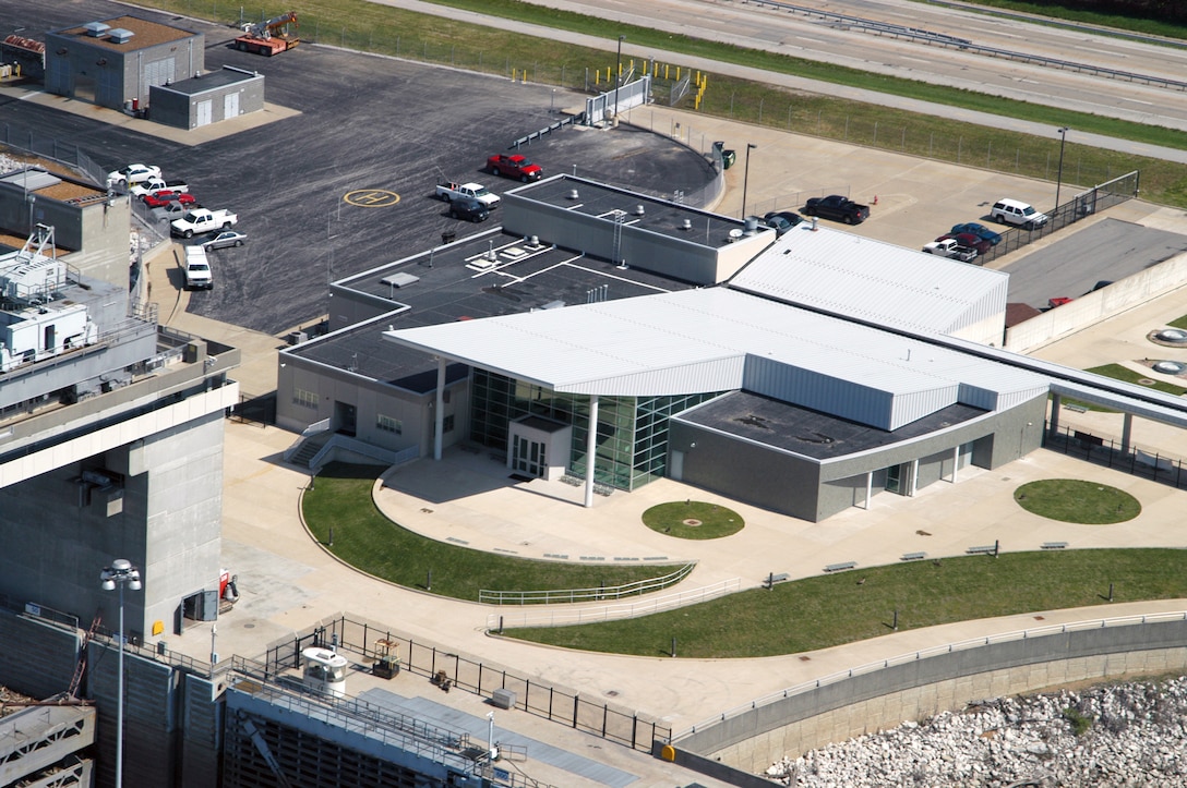 Ariel view of the National Great Rivers Museum in Alton, Illinois. The National Great Rivers Museum tells the story of the Mississippi River and serves to reconnect people to the river’s historical significance as well as cultural and ecological importance.