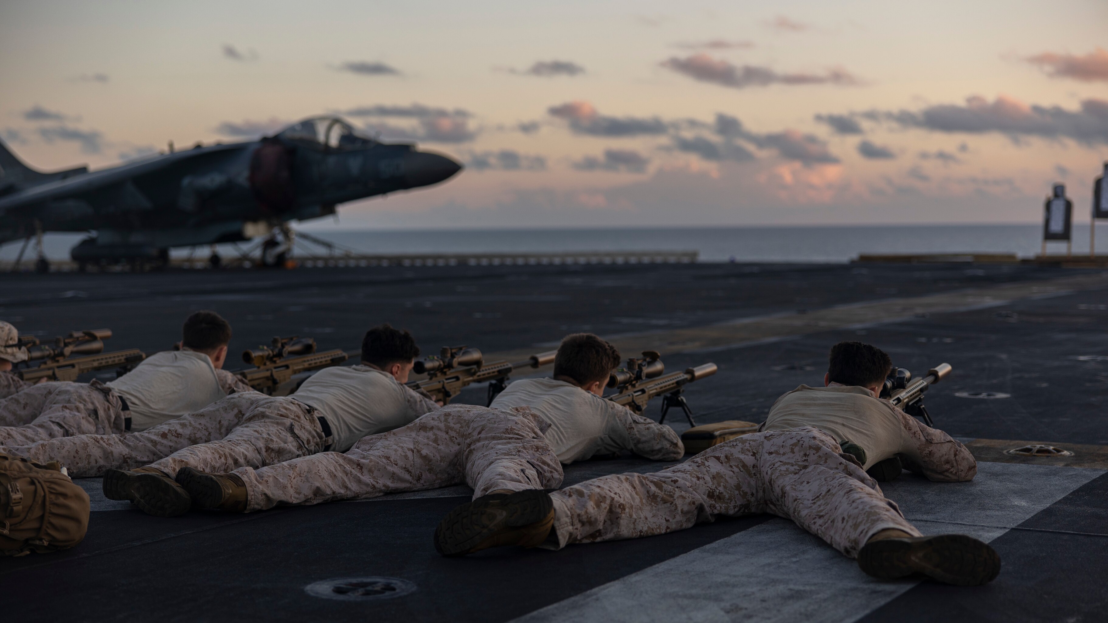 ドラゴン Swift Freedom USMC 26th MEU ヒューイ DRAGON SWIFT FREEDOM USMC 26th MEU Marine Expeditionary Unit Hugh