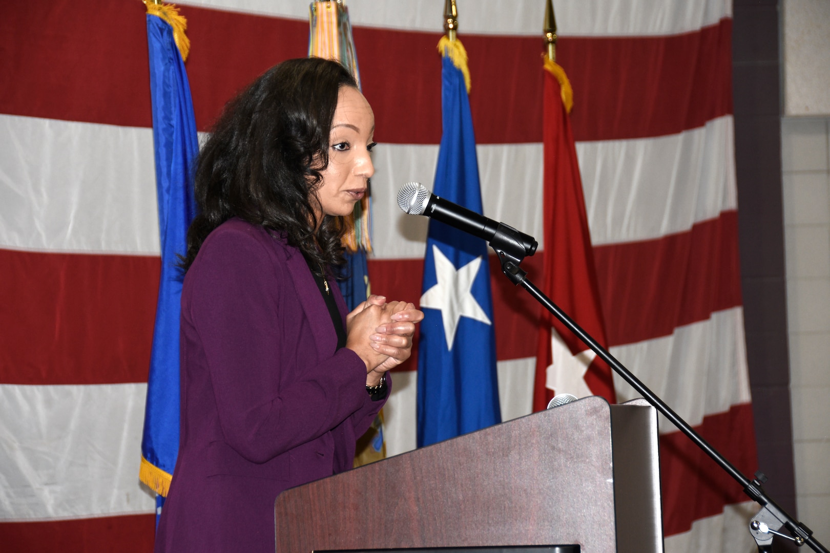 Sandra Wortham speaks about her brother, 1st Lt. Thomas E. Wortham IV, during a Wisconsin Army National Guard Hall of Honor induction ceremony Oct. 27 at Joint Force Headquarters in Madison, Wis.