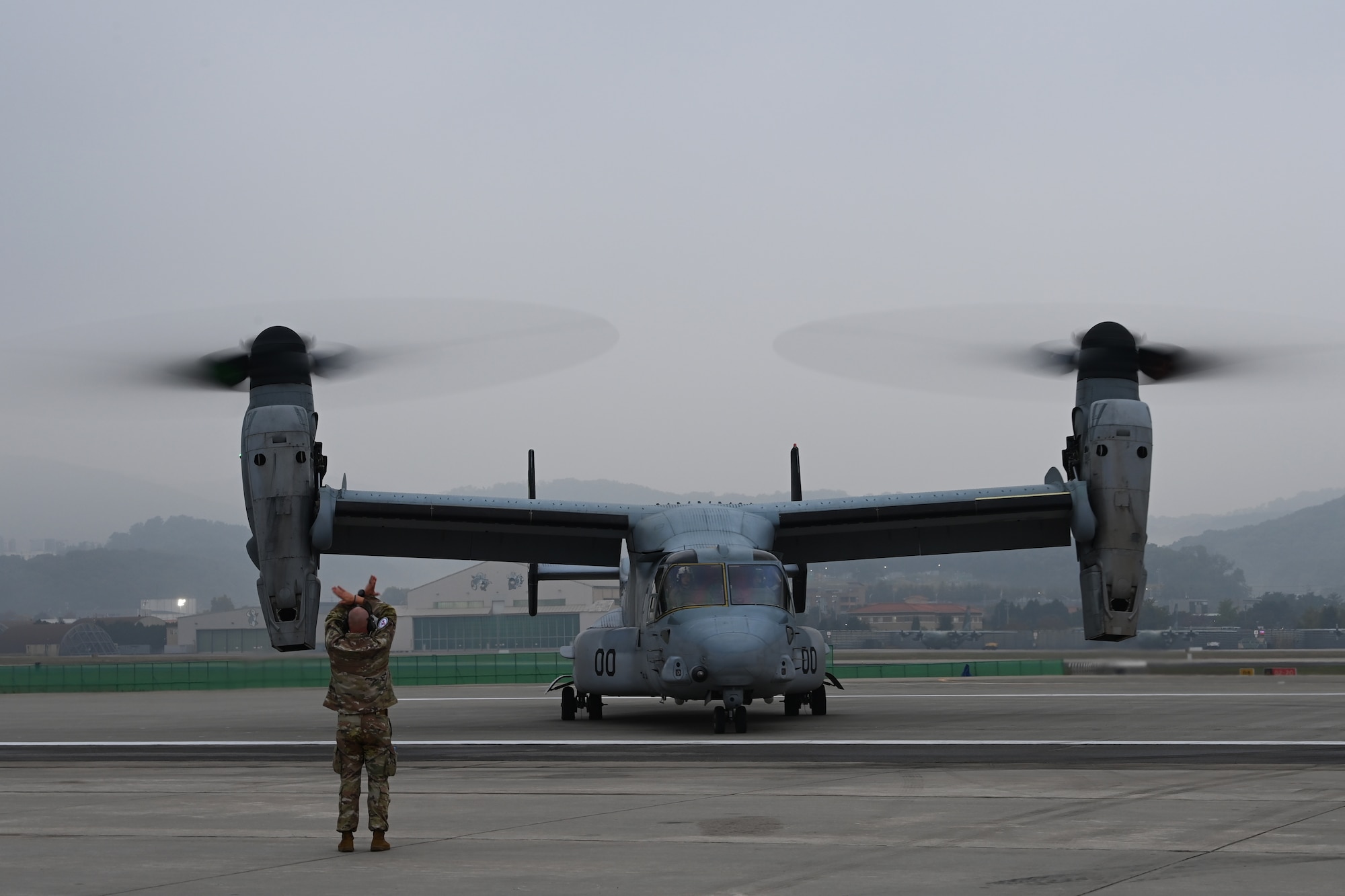 A U.S. Marine Corps MV-22 Osprey arrives at the 2023 Seoul International Aerospace and Defense Exhibition at Seoul Air Base, Republic of Korea, Oct. 19, 2023.