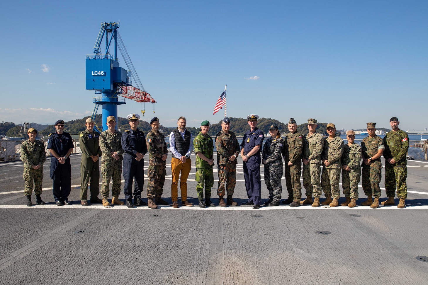 Gynybos atašė lankosi USS Blue Ridge > JAV Ramiojo vandenyno laivyne > Naujienos